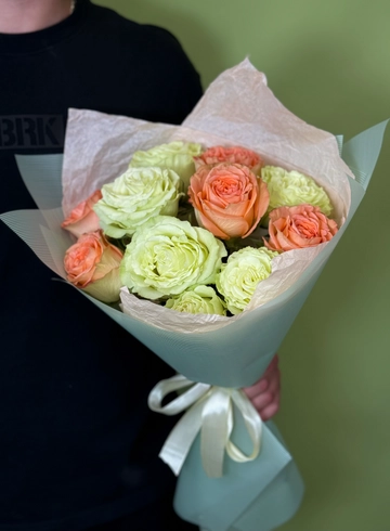 Монобукет из 11 роз от интернет-магазина цветов в 